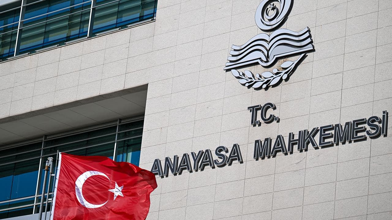 Anayasa Mahkemesi'nden Yeni Parti'ye isim savunması için 1 ay süre