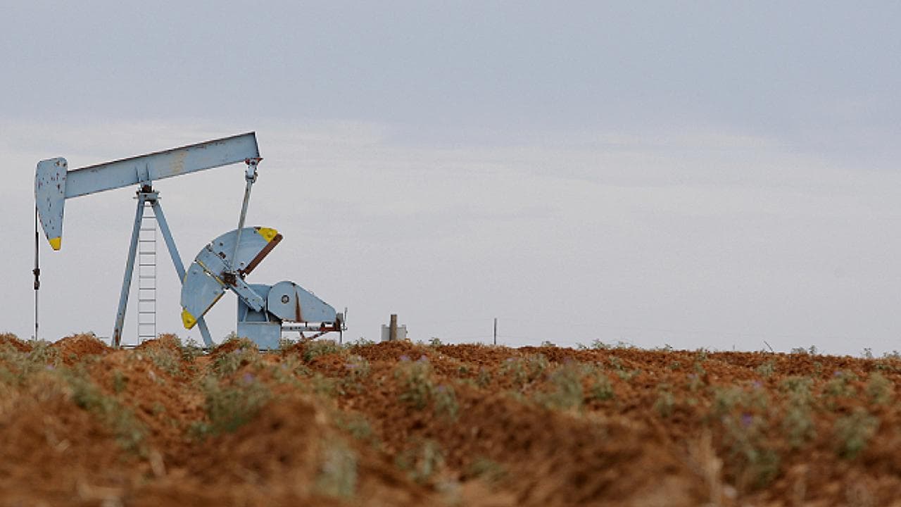 ABD ile İran Arasındaki Müzakere Belirsizliği Brent Petrolü 100 Doların Üzerine Çıkardı