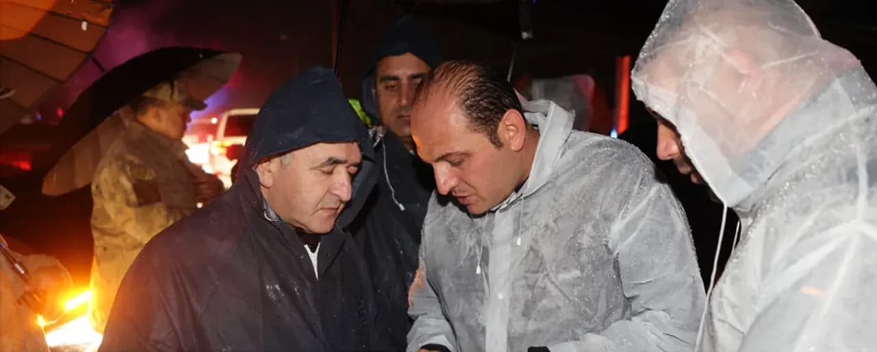 Vali Hatipoğlu Selin Vurduğu Yazıkonak-Yurtbaşı Yolunda İncelemelerde Bulundu