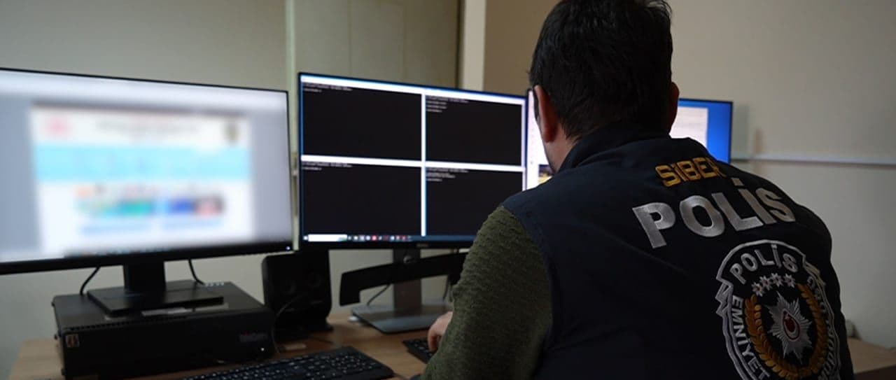 8 İlde Yasa Dışı Bahis Operasyonu: 1,2 Milyar Liralık Dev Hacim