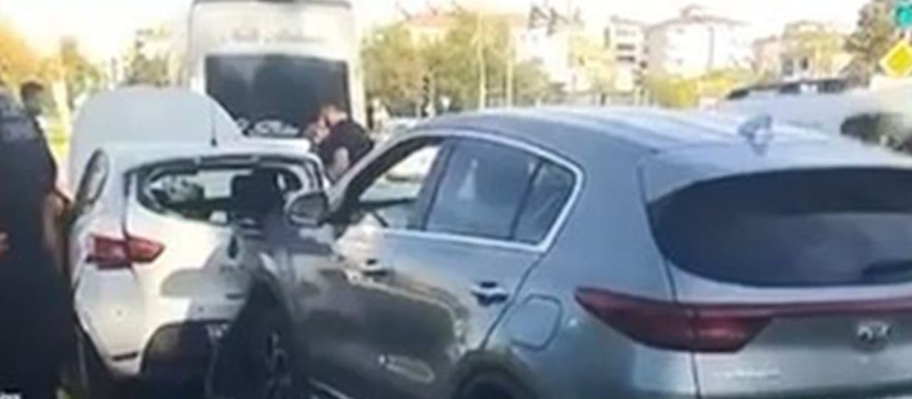 Elazığ'da Üç Aracın Karıştığı Zincirleme Kazada Bir Kişi Yaralandı