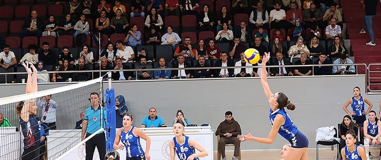 Elazığ Ekolspor, Kayseri Voleybol'u 3-0'la Geçti