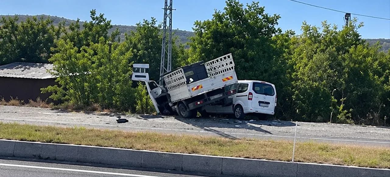 Elazığ'da Trafik Kazası: 2 Yaralı