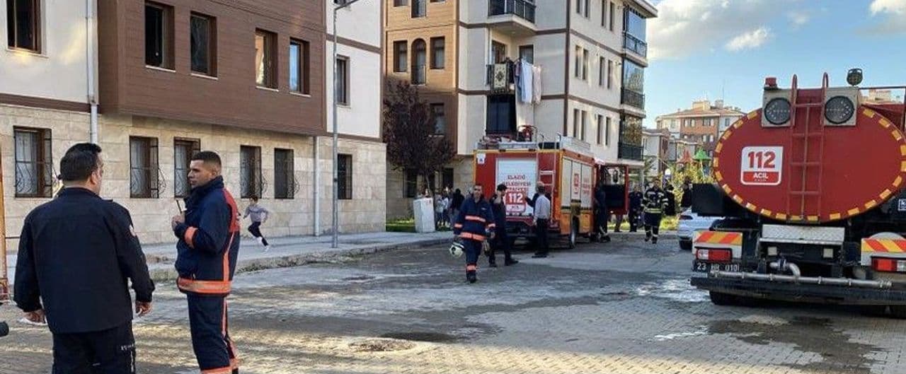 Elazığ'da Bir Evde Yangın Çıktı