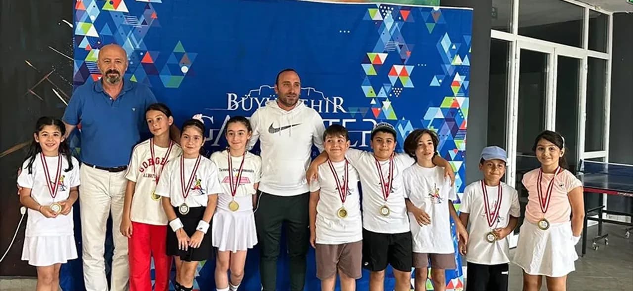 Elazığlı Küçük Tenisçilerden Gaziantep'te Büyük Başarı