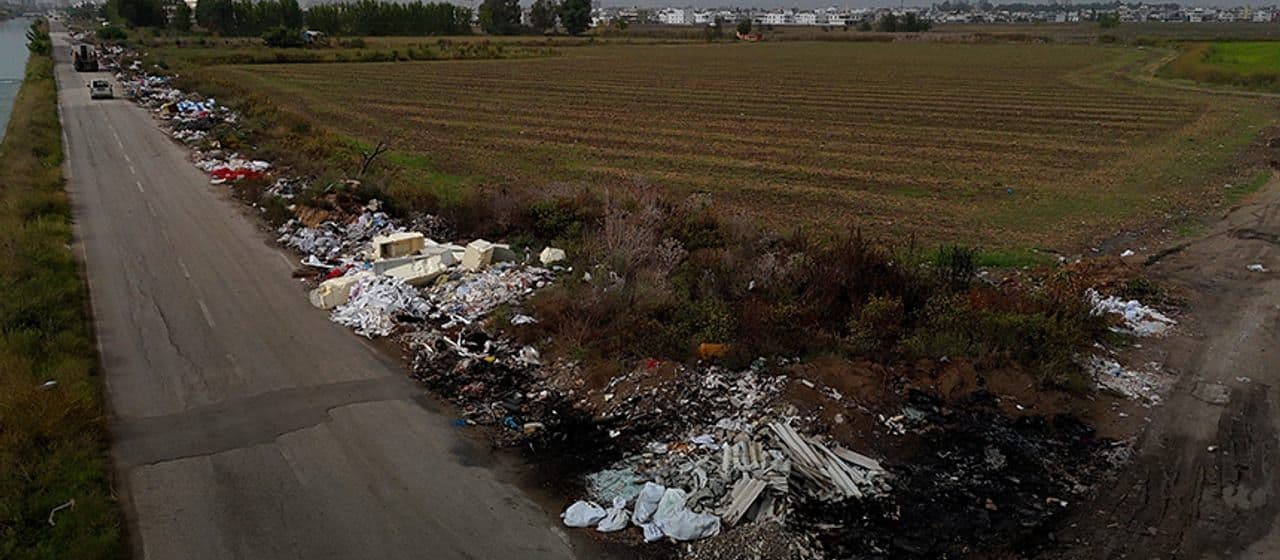 Adana'da Tarım Alanlarına Dökülen Atıklar Üretimi ve Çevreyi Tehdit Ediyor