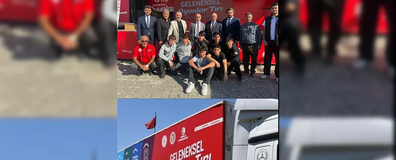 İzmir'de Çocuklar Geleneksel Oyunlar Tırı ile Buluştu