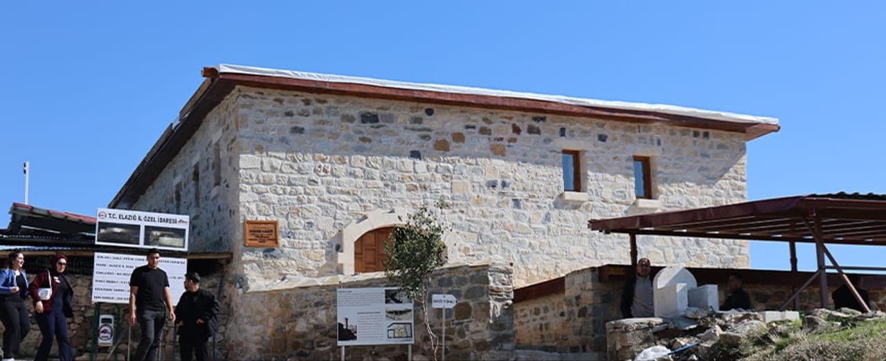 Harput Kalesi'ndeki 940 Yıllık Fetih Camii Yeniden İbadete Açıldı