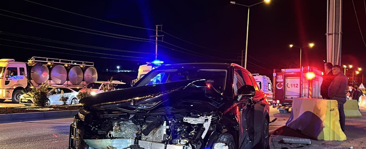 Burdur'da Alkollü Sürücünün Neden Olduğu Kazada 3 Kişi Yaralandı