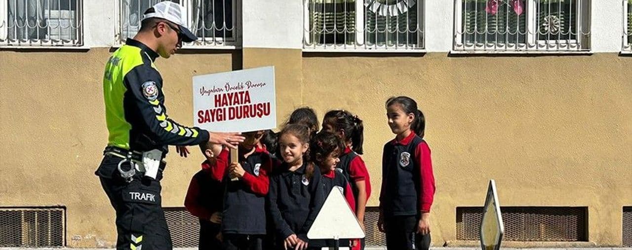 Kovancılar'da Çocuklara Trafik Güvenliği Eğitimi Verildi