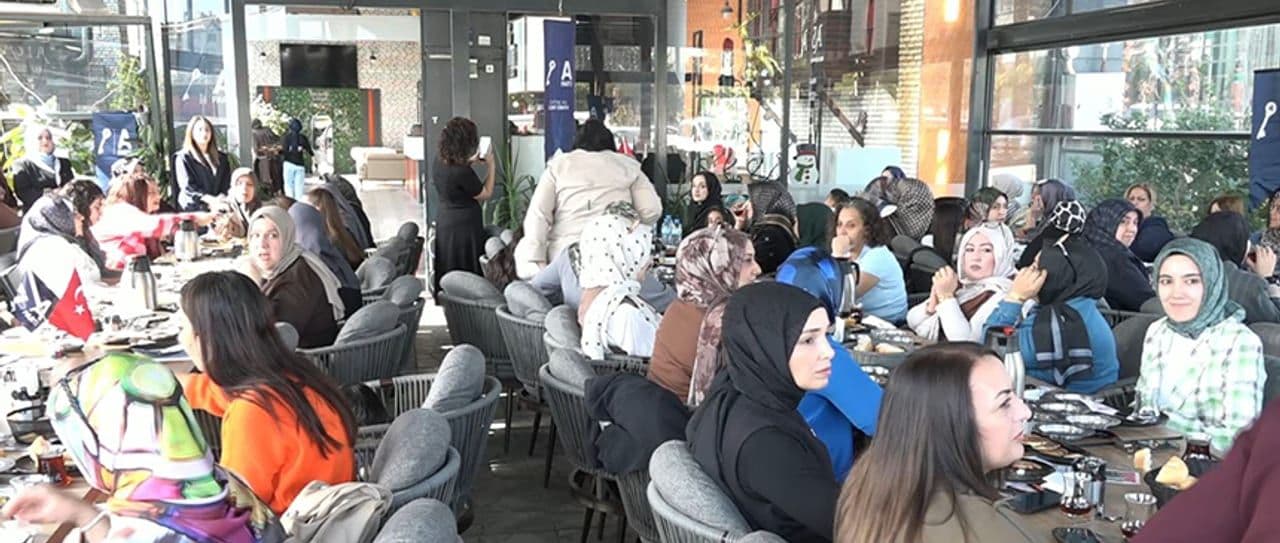 Anahtar Parti Elazığ'da Kadınlar İçin Dayanışma Kahvaltısı Düzenledi