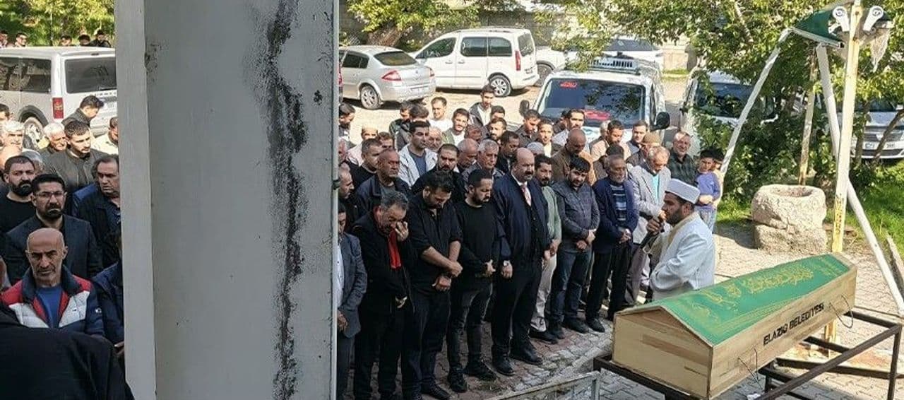 Elazığ'ın Tanınmış İsmi Vehbi Ateş Son Yolculuğuna Uğurlandı