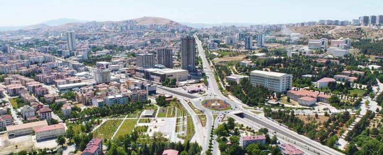Elazığ'da Cumhuriyet Bayramı Kutlamaları Yağmur Nedeniyle Salonla Taşındı