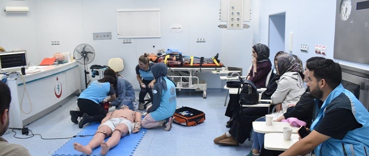 Elazığ UMKE Personeline İleri Yaşam Desteği Eğitimi