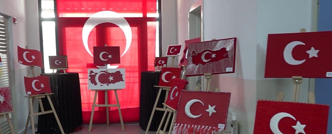 Sürsürü Anaokulu'nda Cumhuriyet Coşkusu: El Emeği Bayraklar Sergilendi