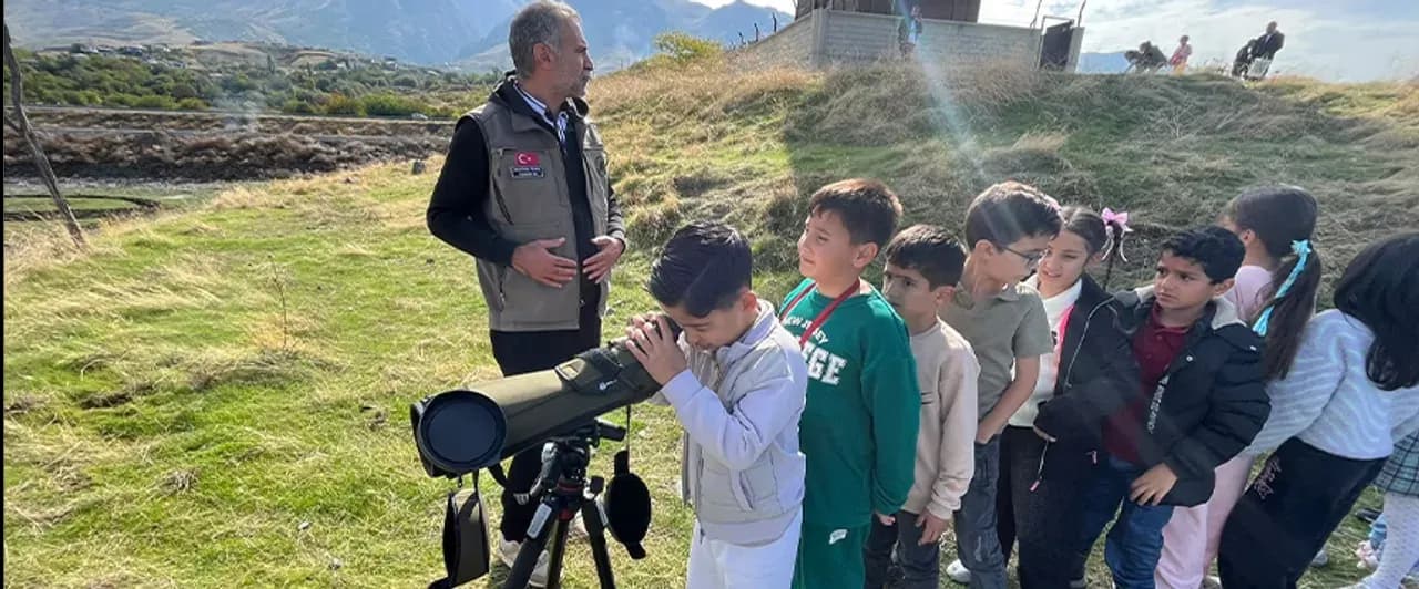 İlkokul Öğrencileri Doğayla Buluştu: Kuş Gözlem Etkinliği Düzenlendi