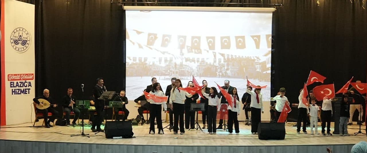 Elazığ'da Cumhuriyet Bayramı Coşkusu: Konserler ve Çocuk Etkinlikleri Düzenlendi