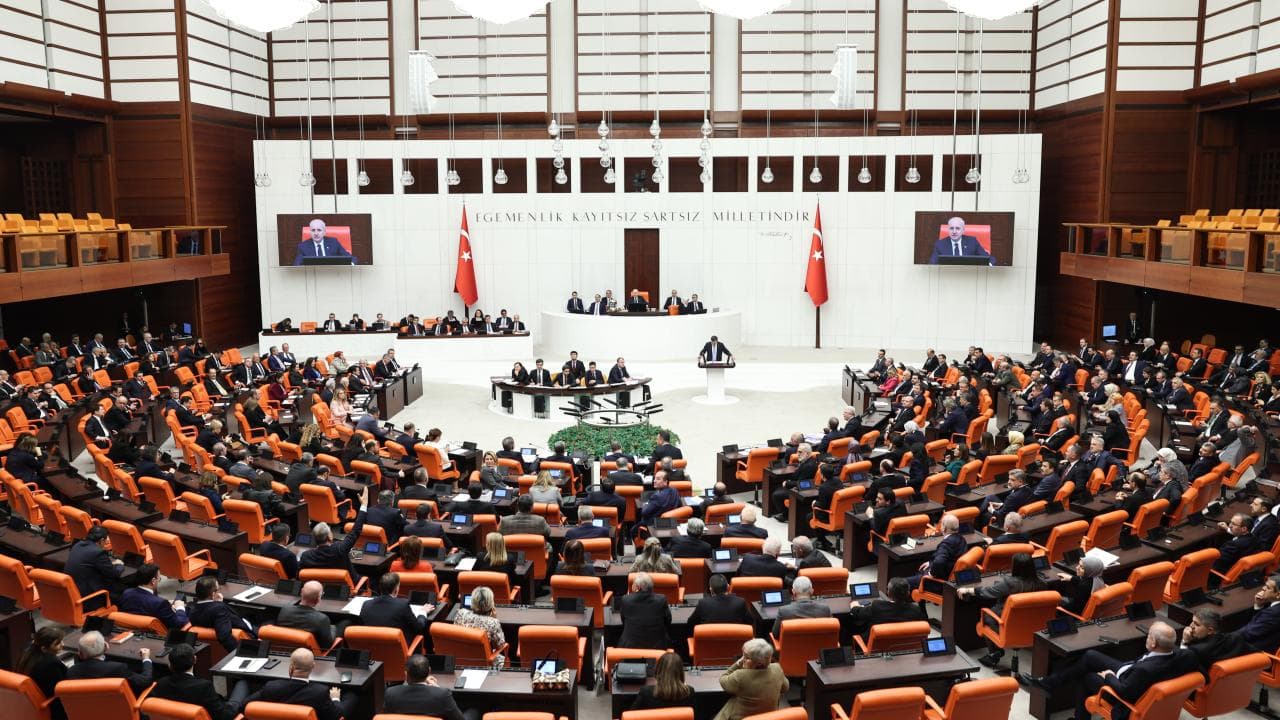 Meclis yeni yasama yılına yarın merhaba diyor