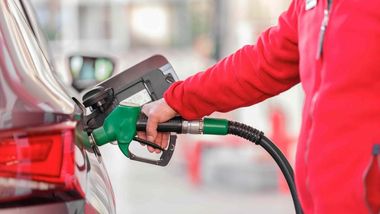 Benzinde Eşel Mobil Sistemi Sona Erdi: ÖTV Artışı Kademeli Olarak Yansıtılacak