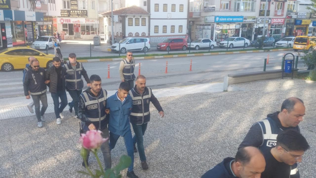 15 İlde Dolandırıcılık Operasyonu: 174 Tutuklama