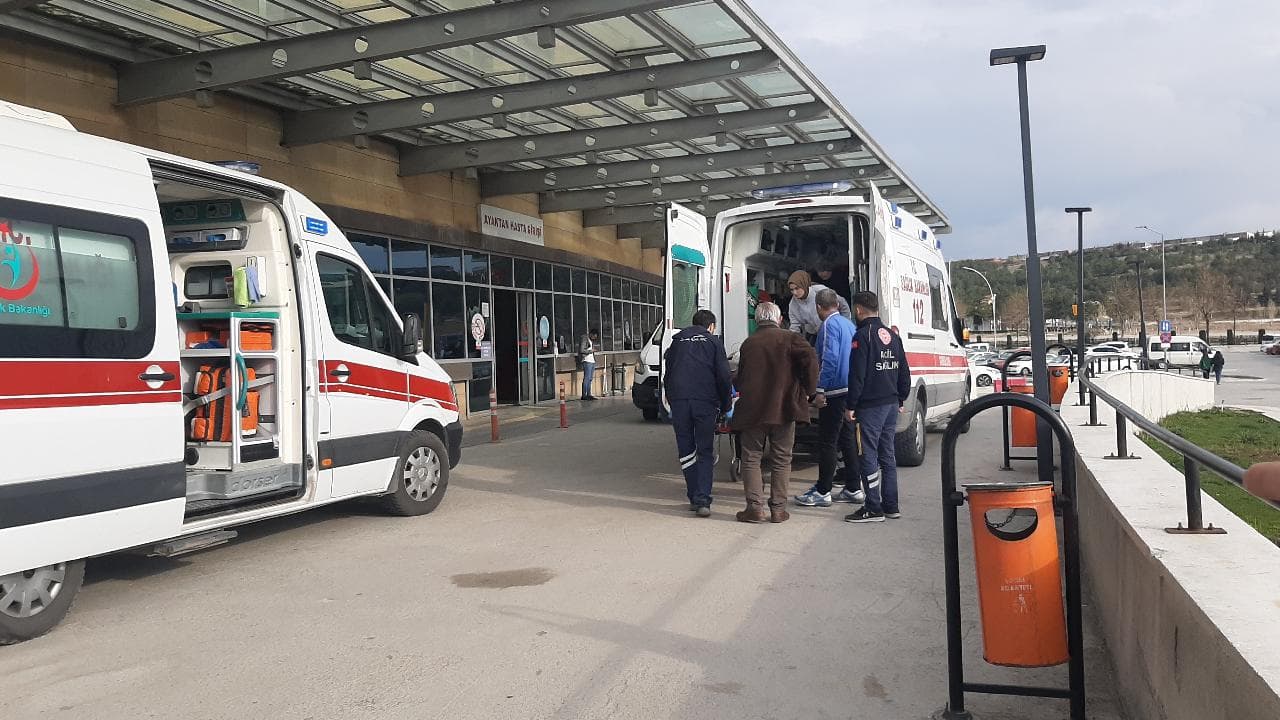 İzmir'de Metal Fabrikasında Patlama: Üçü Ağır Yedi İşçi Yaralandı