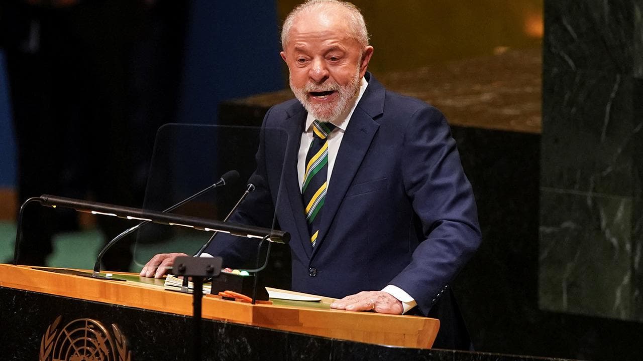 Brezilya'da Devlet Başkanlığı Seçimi İkinci Tura Kaldı: Flavio Bolsonaro ve Lula da Silva Yarışacak