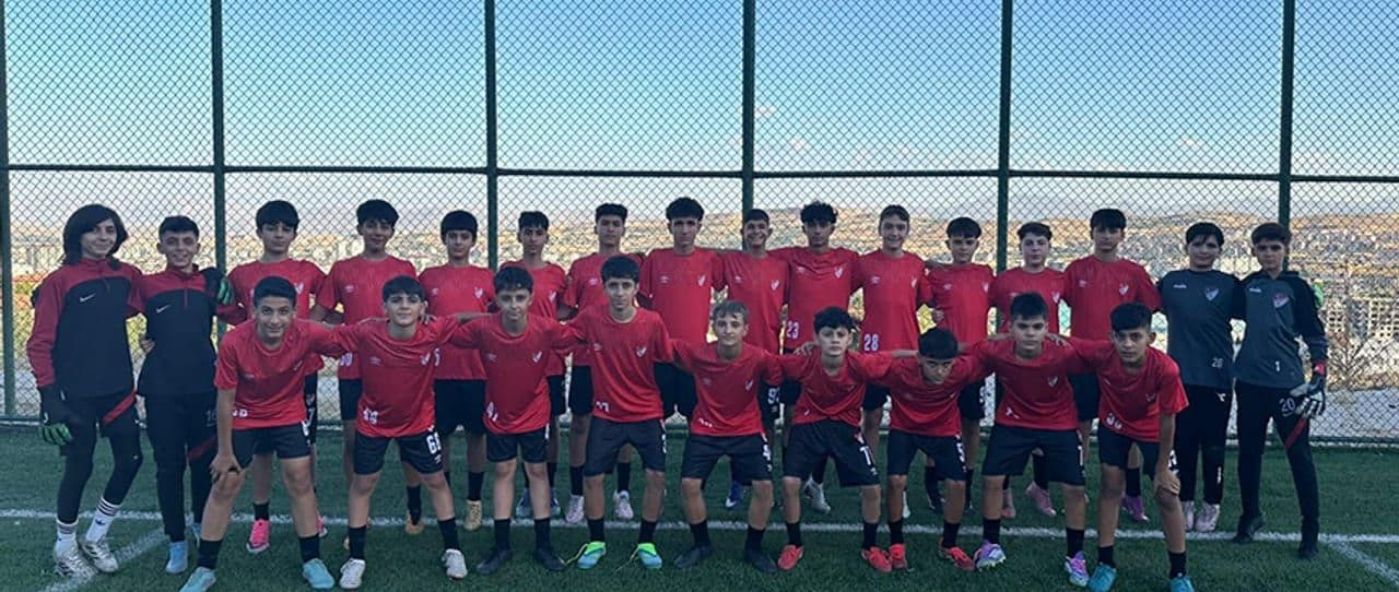 Seza Çimento Elazığspor Akademisi'nde Zirve Yarışı
