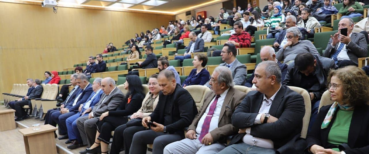 Fırat Üniversitesinde Cumhuriyet'in 103. Yılına Özel Konferans